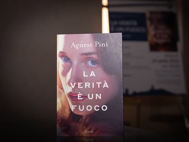 “LA VERITÀ È UN FUOCO” di Agnese Pini